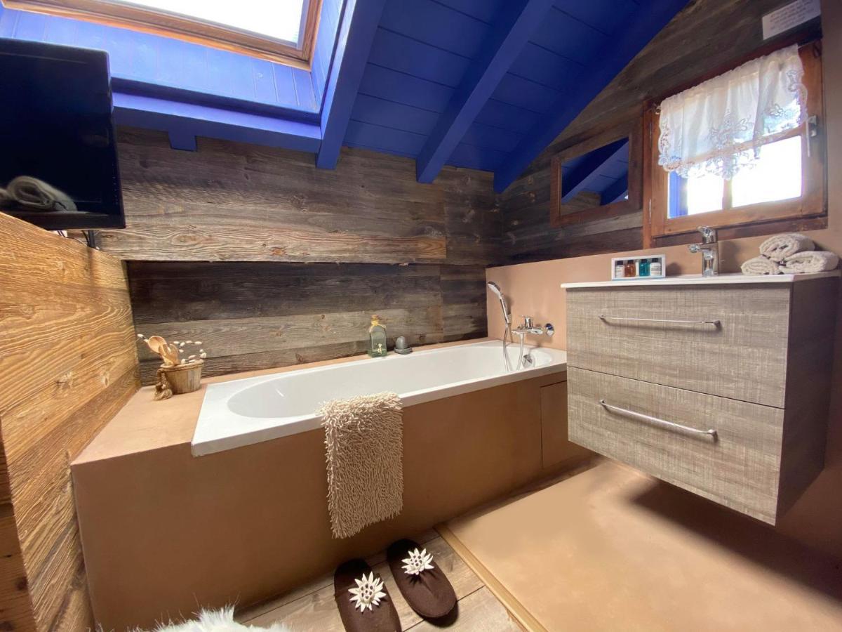 Micro-Lodge, Le Petit Nid D'Amour モントリオン エクステリア 写真